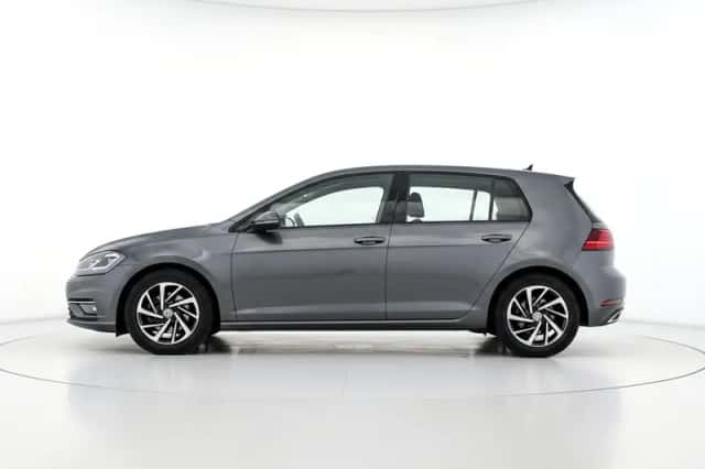 Volkswagen Golf (2018) thumbnail 2