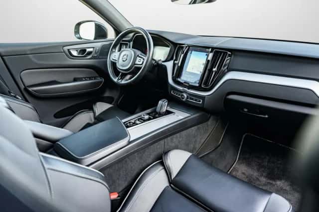 Volvo XC60 (2020) thumbnail 4
