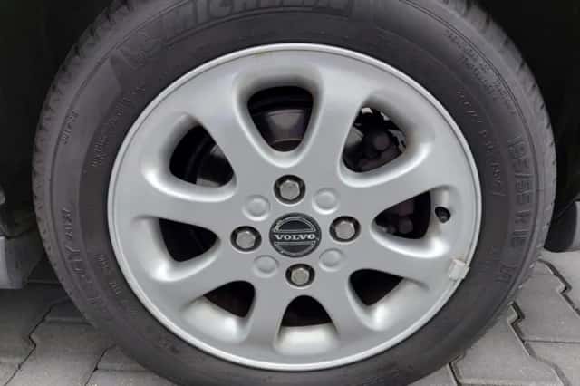 Volvo V40 (1999) thumbnail 3