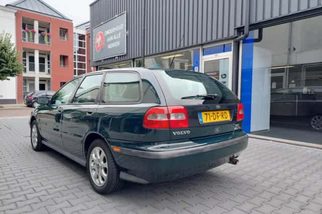 Volvo V40 (1999) thumbnail 4