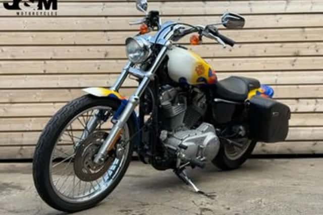 HARLEY-DAVIDSON SPORTSTER (2004) thumbnail 4
