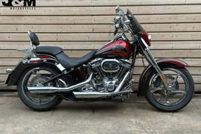 HARLEY-DAVIDSON CONVERTIBLE (2011) thumbnail 1