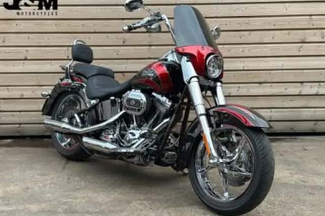 HARLEY-DAVIDSON CONVERTIBLE (2011) thumbnail 3