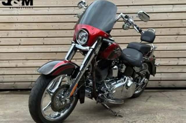 HARLEY-DAVIDSON CONVERTIBLE (2011) thumbnail 4