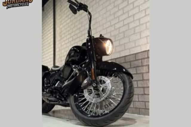 HARLEY-DAVIDSON ROADKING (2021) thumbnail 2