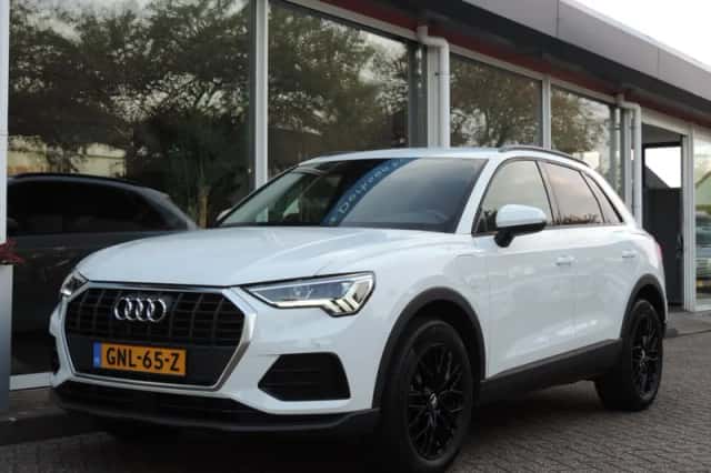 Audi Q3 (2021) thumbnail 3