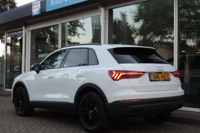 Audi Q3 (2021) thumbnail 4