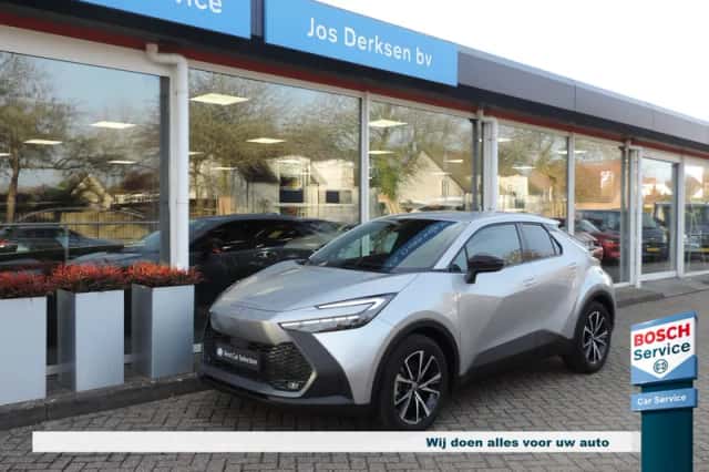 Toyota C-HR (2025) thumbnail 1