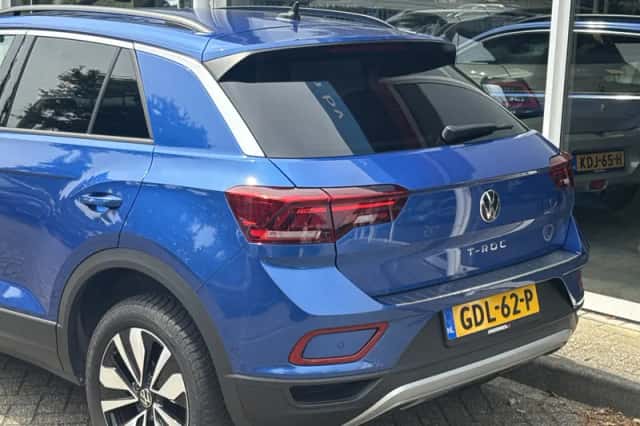 Volkswagen T-Roc (2023) thumbnail 6