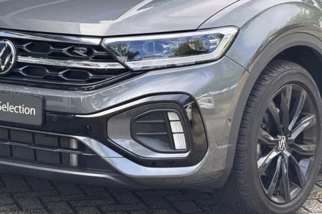 Volkswagen T-Roc (2023) thumbnail 3