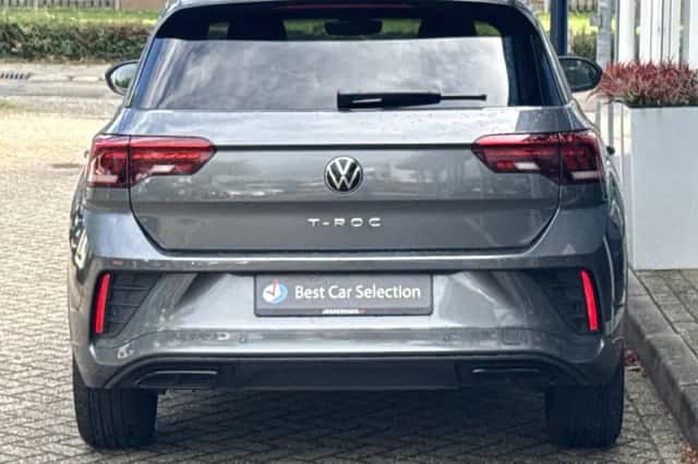 Volkswagen T-Roc (2023) thumbnail 5