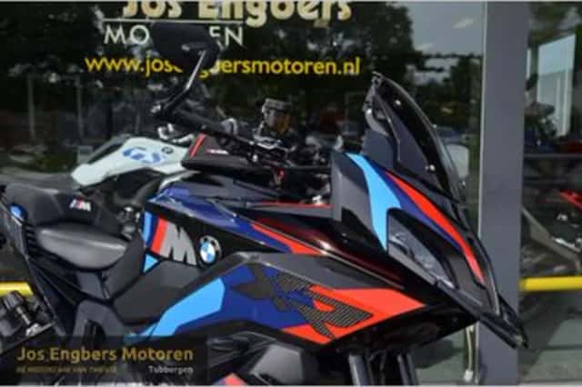 BMW M (2024) thumbnail 2