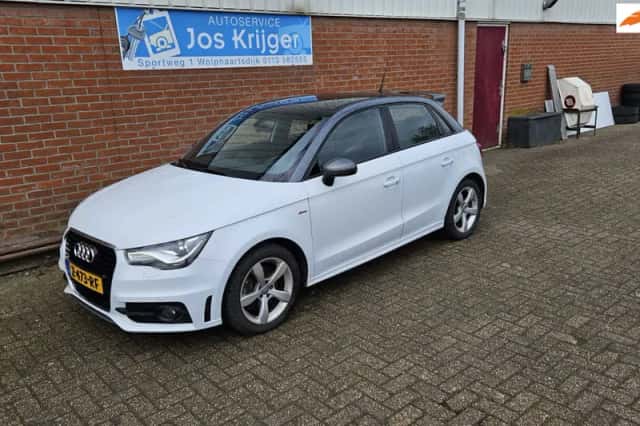 Audi A1 (2012) thumbnail 1