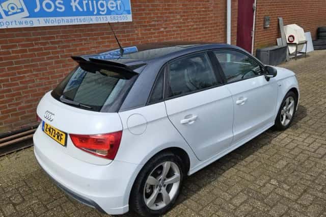 Audi A1 (2012) thumbnail 4