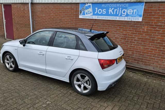 Audi A1 (2012) thumbnail 4