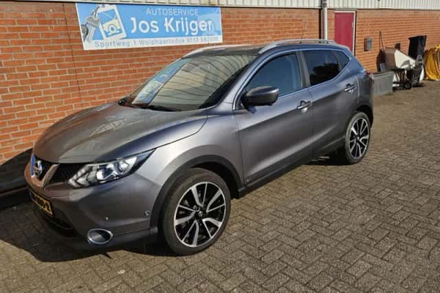 Nissan Qashqai (2017) thumbnail 2