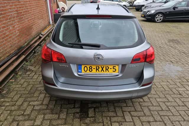 Opel Astra (2011) thumbnail 5