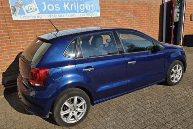 Volkswagen Polo (2009) thumbnail 4
