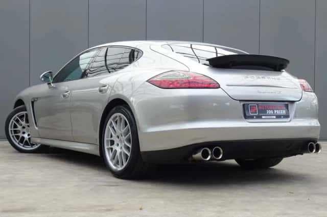 Porsche Panamera (2010) thumbnail 2
