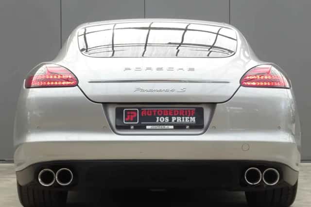 Porsche Panamera (2010) thumbnail 6