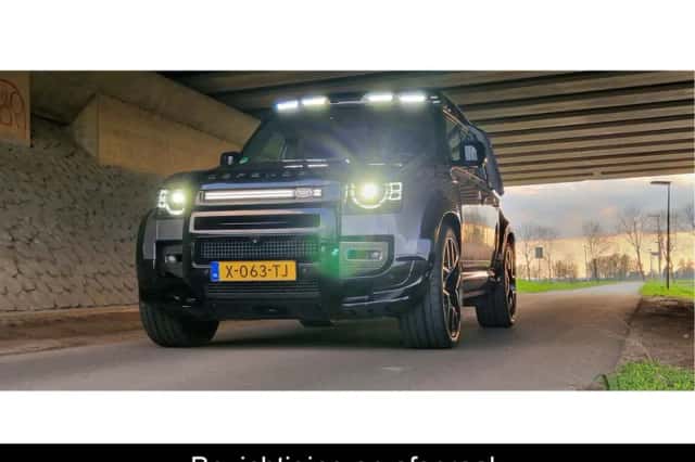 Land Rover Defender (2021) thumbnail 1