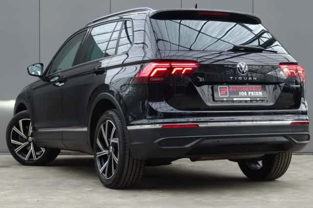 Volkswagen Tiguan (2023) thumbnail 3