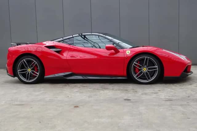 Ferrari 488 (2015) thumbnail 6