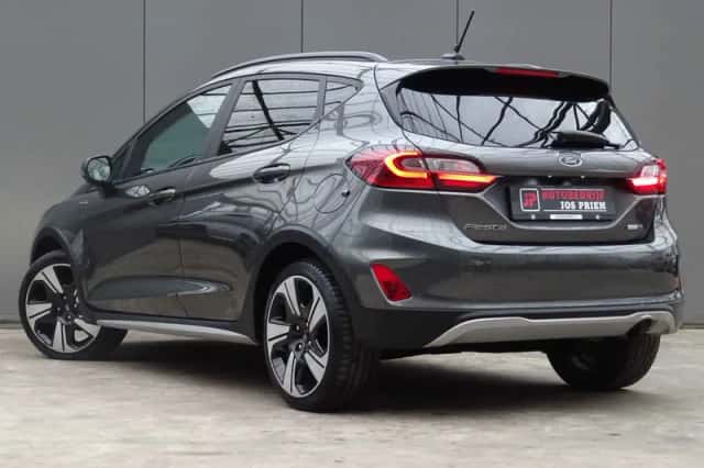 Ford Fiesta (2023) thumbnail 3