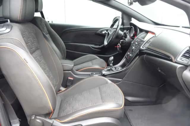 Opel Cascada (2014) thumbnail 3