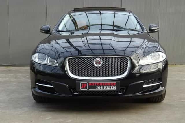 Jaguar XJ (2015) thumbnail 5