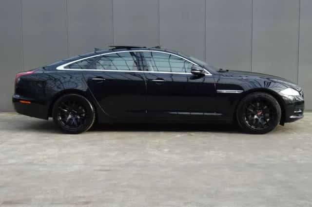 Jaguar XJ (2015) thumbnail 6
