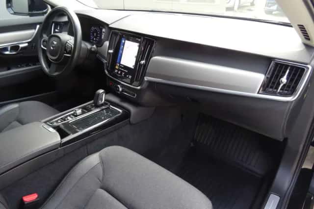 Volvo V90 (2021) thumbnail 3