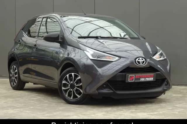 Toyota Aygo (2022) thumbnail 1