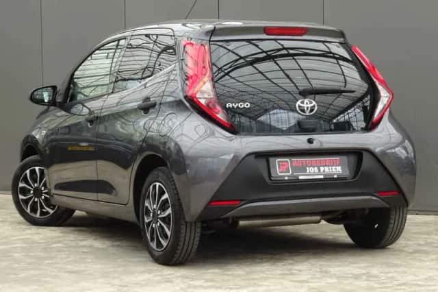 Toyota Aygo (2022) thumbnail 2