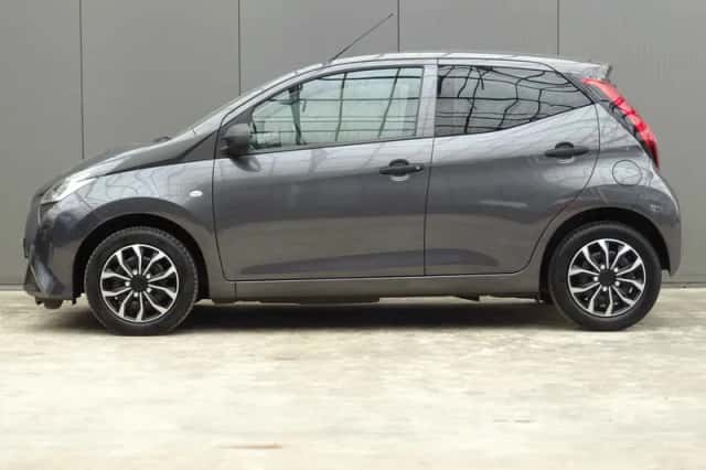 Toyota Aygo (2022) thumbnail 6