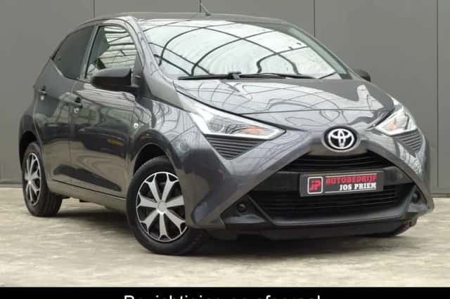 Toyota Aygo (2022) thumbnail 1