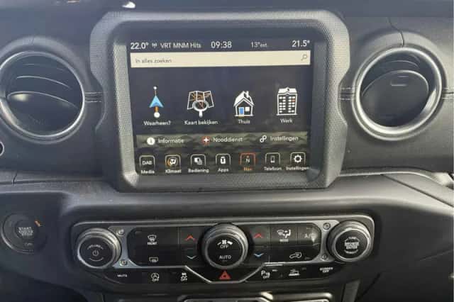 Jeep Gladiator (2023) thumbnail 5