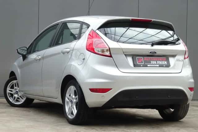 Ford Fiesta (2015) thumbnail 2