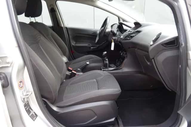 Ford Fiesta (2015) thumbnail 3