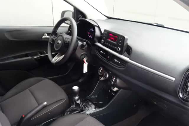 Kia Picanto (2021) thumbnail 4