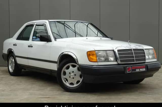 Mercedes-Benz 200-280 (1985) thumbnail 1