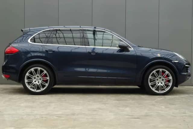 Porsche Cayenne (2011) thumbnail 6