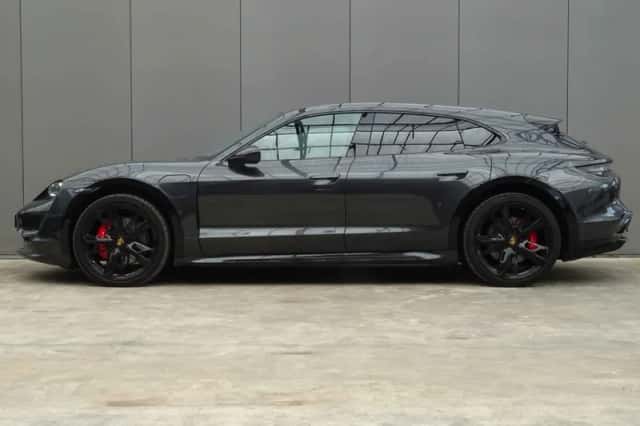 Porsche Taycan (2021) thumbnail 5
