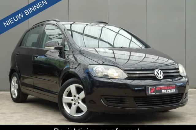 Volkswagen Golf (2011) thumbnail 1