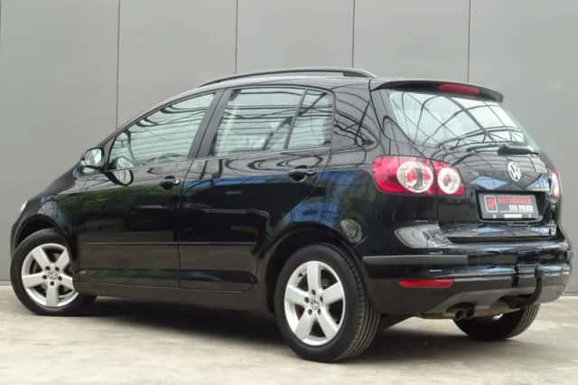 Volkswagen Golf (2011) thumbnail 2
