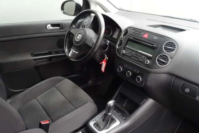 Volkswagen Golf (2011) thumbnail 4