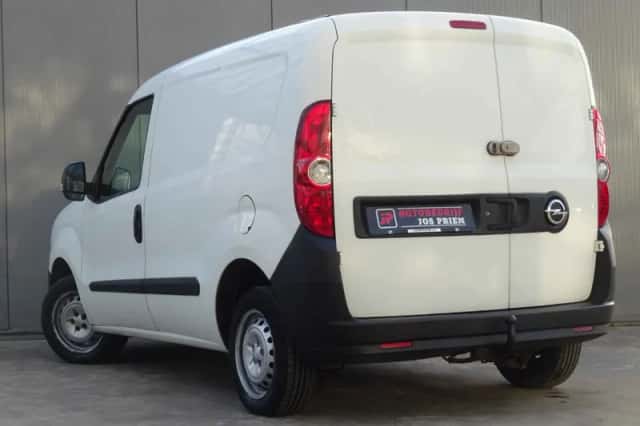 Opel Combo (2016) thumbnail 3