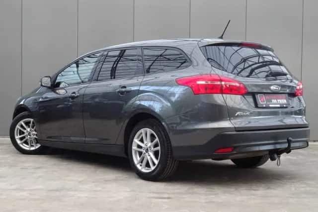 Ford Focus (2016) thumbnail 2