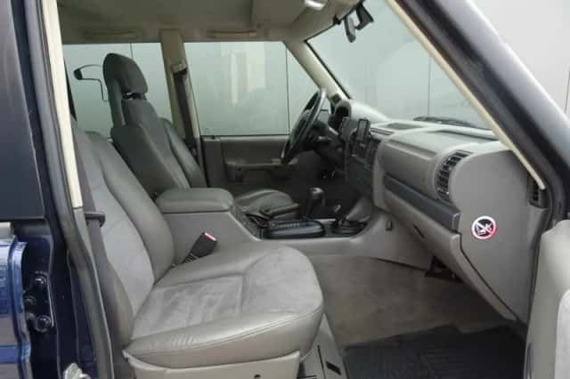 Land Rover Discovery (2000) thumbnail 3