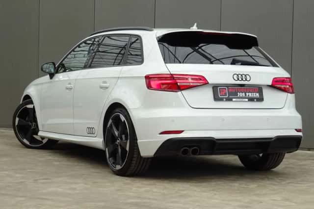 Audi A3 (2016) thumbnail 2